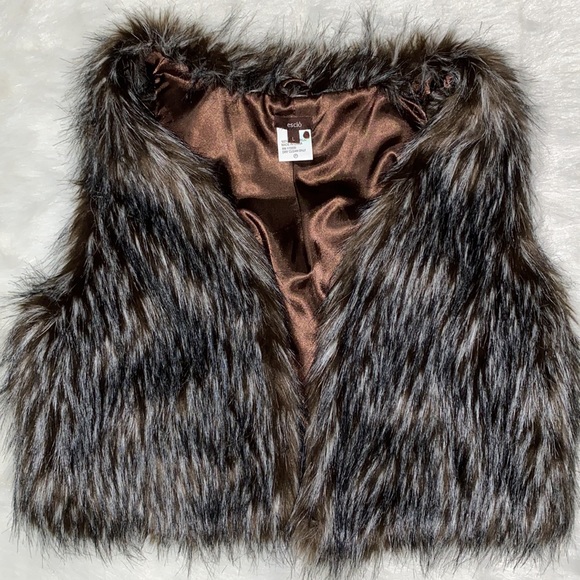 ESCIO Faux Fur Vest - Picture 10 of 14